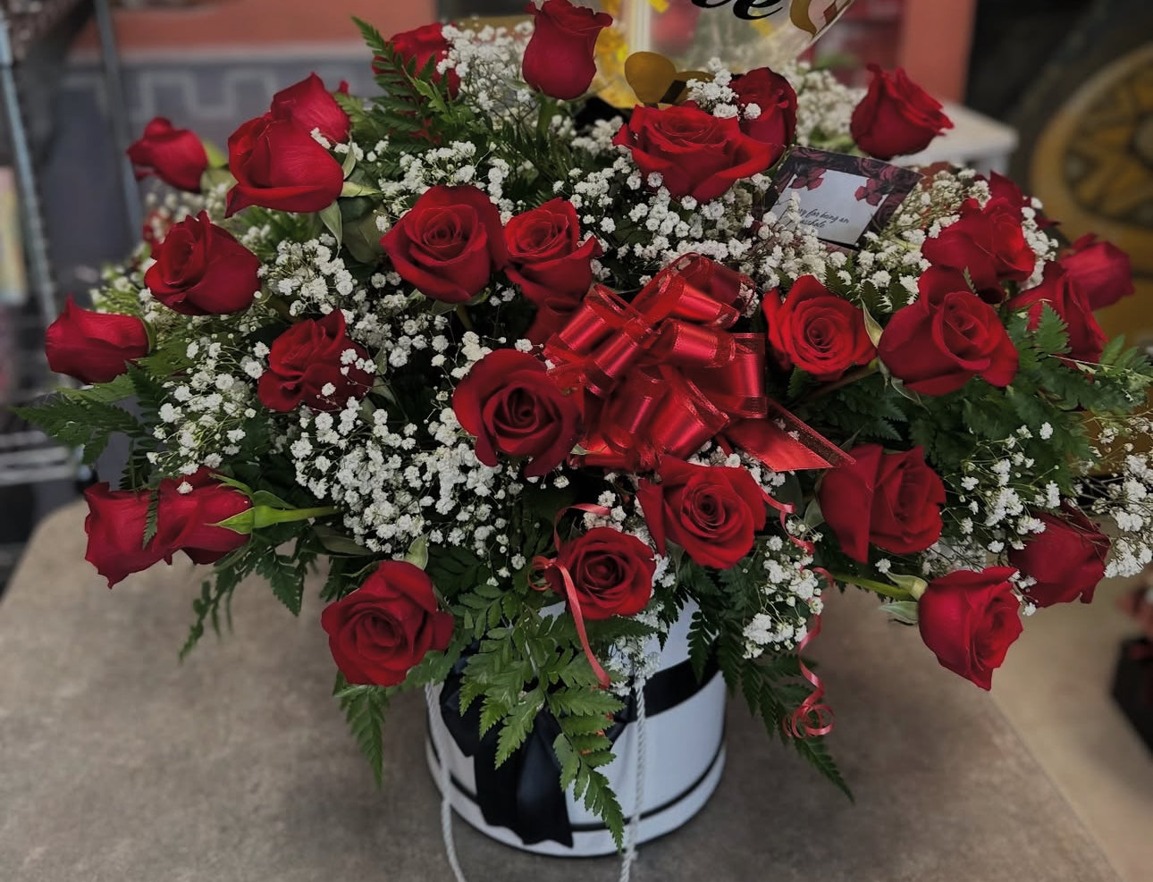 Red rose bucket